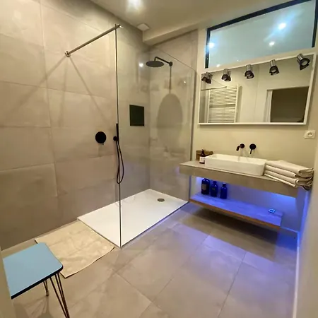 Spacieux De Deux Pieces Apartment